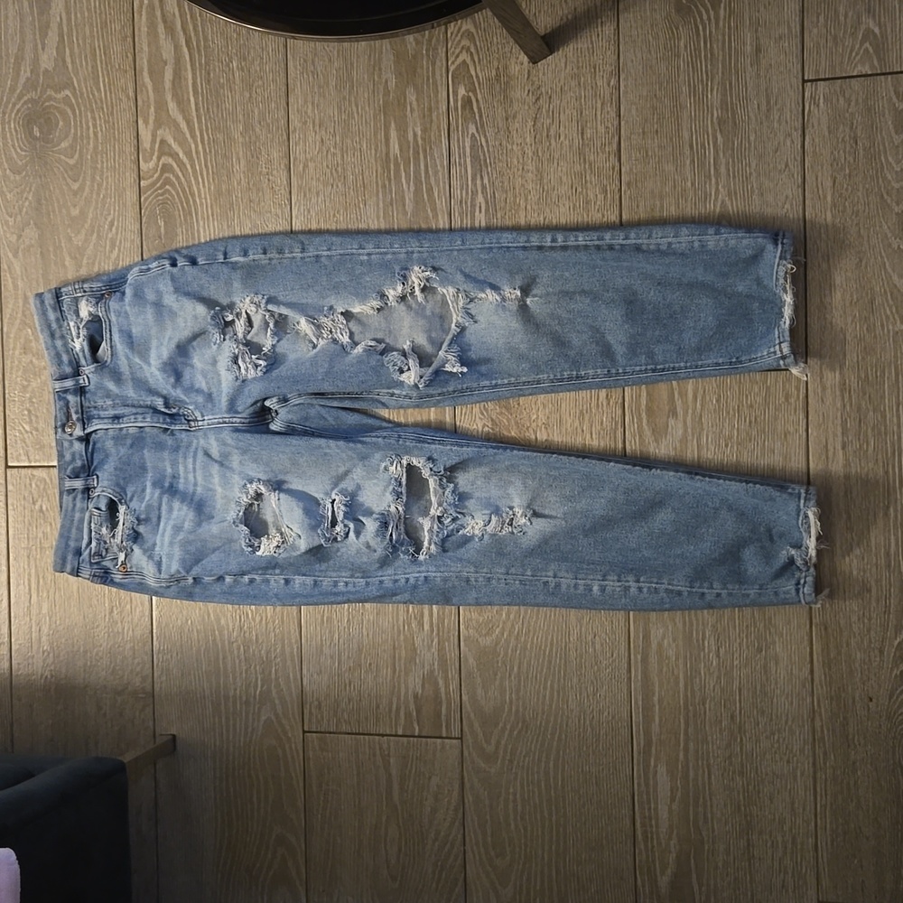 American Eagle distressed jeans